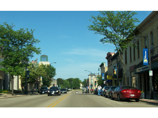 SunPrairieWisconsinDowntown image