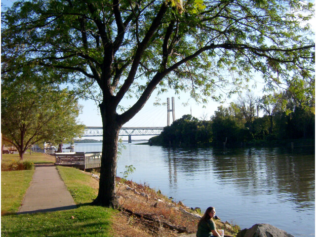 Quincy 'Illinois' riverfront 2002 image